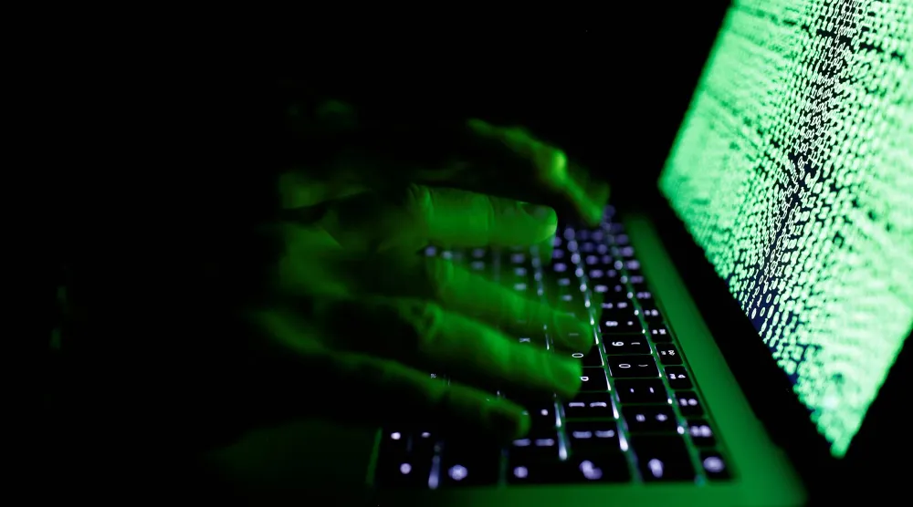 صورة أرشيفية لعملية اختراق (رويترز)