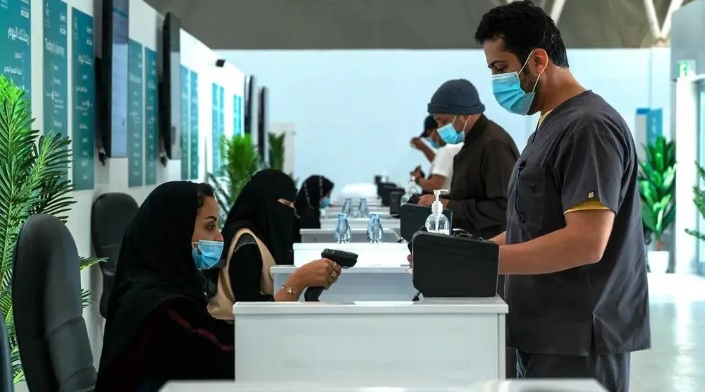 سيدات يعملن في إحدى الجهات بالسعودية (واس)