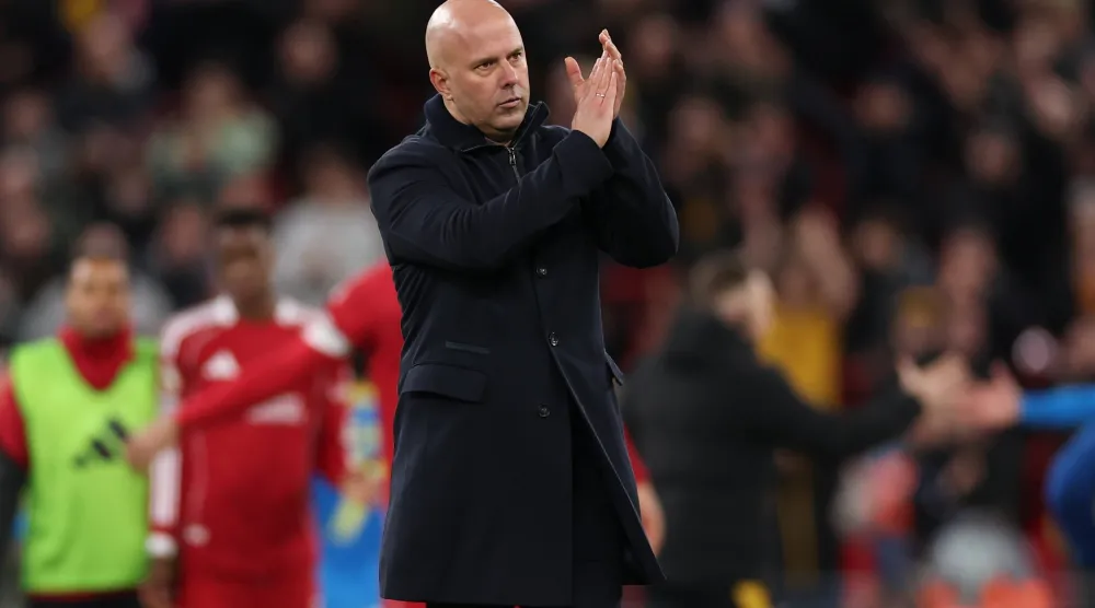 الهولندي أرني سلوت المدير الفني لفريق ليفربول (إ.ب.أ)