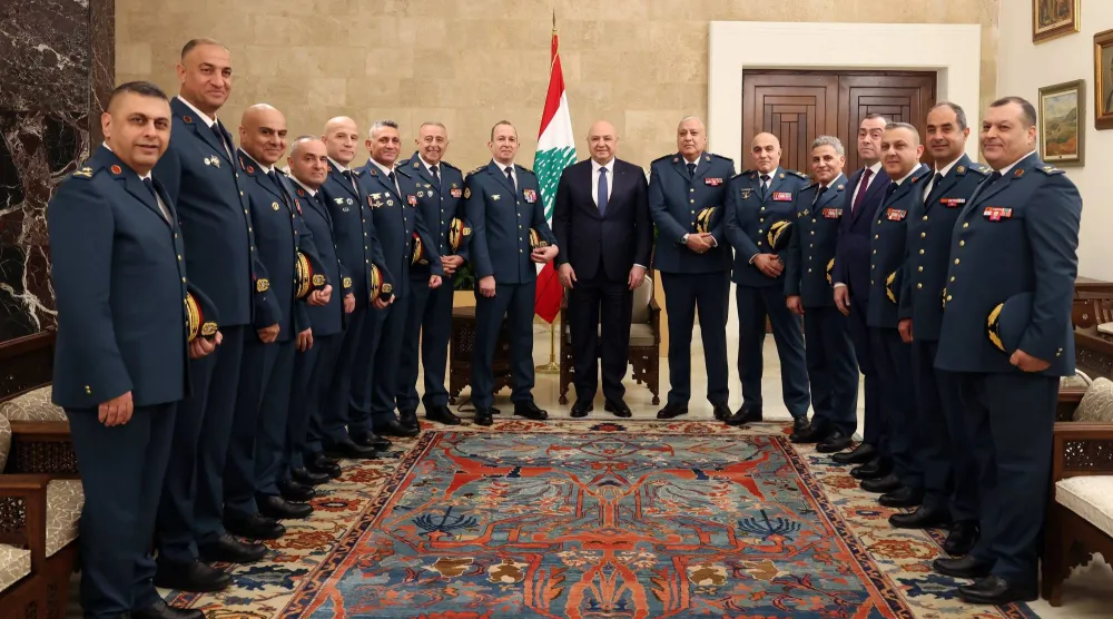 الرئيس جوزيف عون مستقبلاً وفداً من قيادة الجيش بقيادة العماد رودولف هيكل (رئاسة الجمهورية)