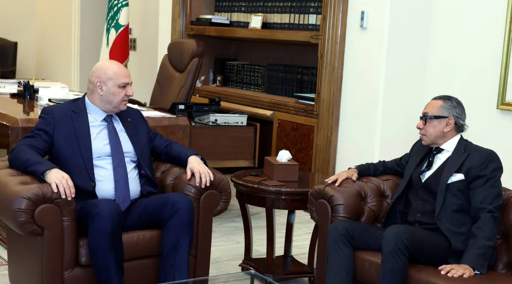  الرئيس اللبناني جوزيف عون مستقبلاً السفير المصري علاء موسى في وقت سابق (الرئاسة اللبنانية)