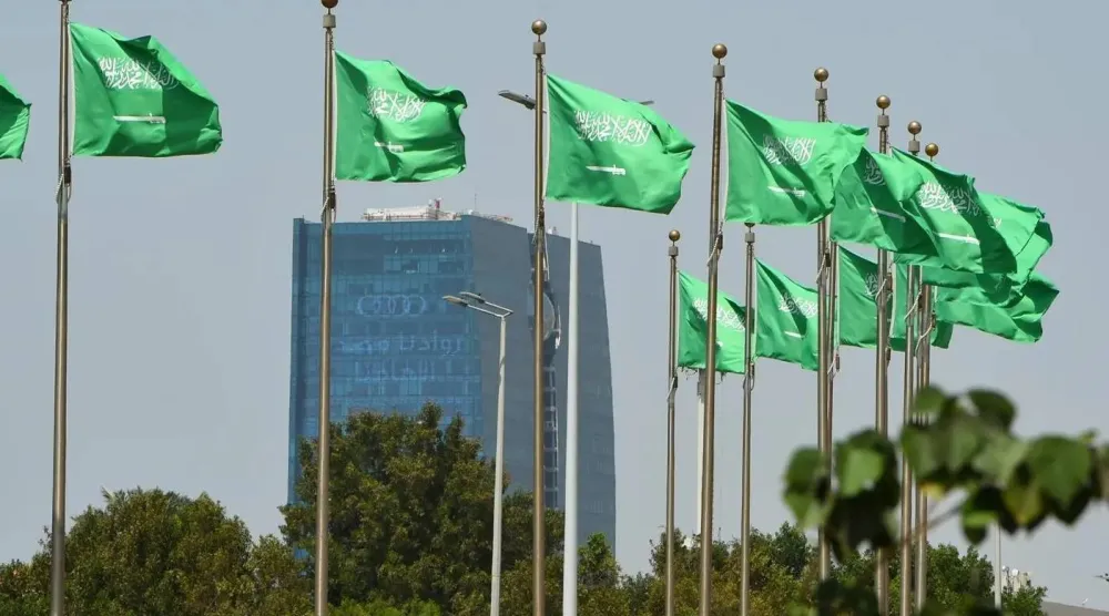 الاقتصاد السعودي يواصل الأداء القوي مع تسارع النمو مدعوماً بتحسّن نشاط القطاع الخاص غير النفطي وارتفاع مستويات الإنتاج الصناعي (الشرق الأوسط)