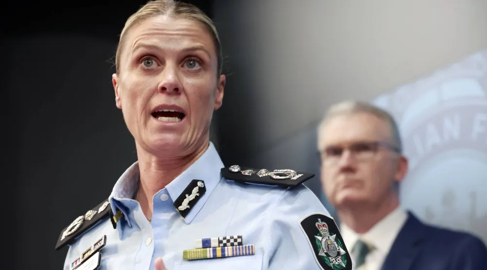 قدمت مفوضة الشرطة الفيدرالية الأسترالية كريسي باريت آخر المستجدات بشأن التحقيق في هجوم بونداي الإرهابي في إطار عملية أركيس (د.ب.أ)