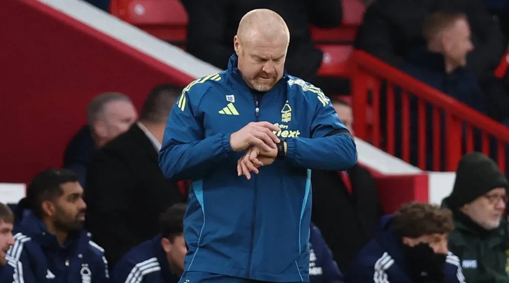 شون ⁠دايك ذكر ‌أن هدف فوز ‍سيتي الذي أحرزه ‍ريان شرقي في الدقيقة ‍83 كان يجب إلغاؤه بسبب خطأ لصالح مورغان غيبس (رويترز)