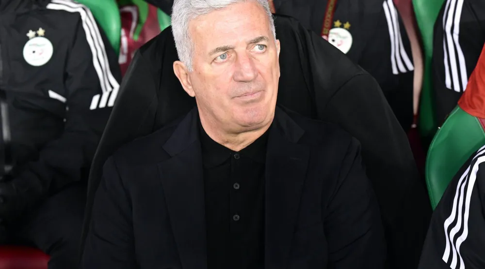 فلاديمير بيتكوفيتش مدرب الجزائر (إ.ب.أ)