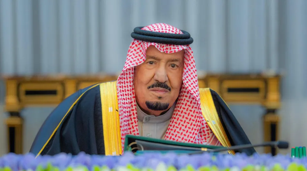 خادم الحرمين الشريفين الملك سلمان بن عبد العزيز خلال ترؤسه جلسة مجلس الوزراء في الرياض (واس)