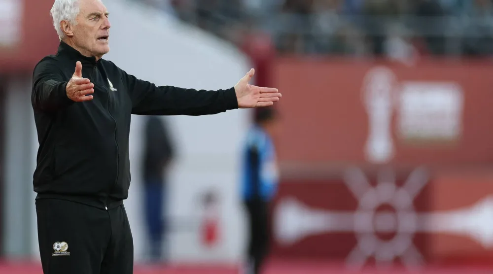 هوغو بروس مدرب منتخب جنوب أفريقيا (أ.ف.ب)