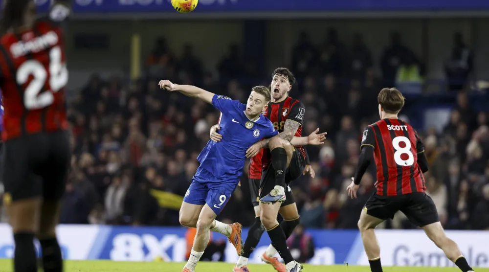 التعادل الإيجابي حسم موقعة تشيلسي وبورنموث (إ.ب.أ)