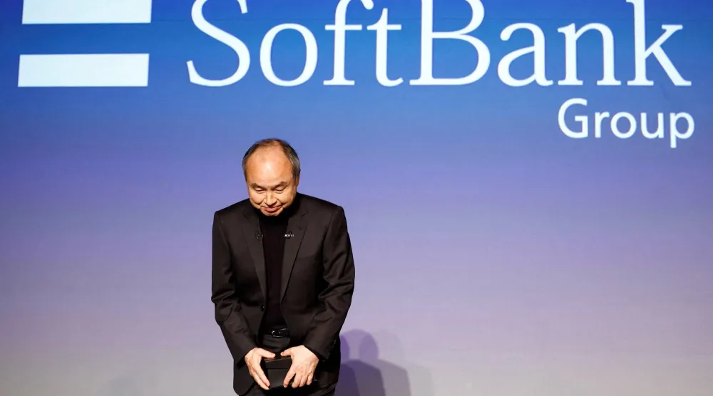 الرئيس التنفيذي لشركة «سوفت بنك» ماسايوشي سون في مناسبة سابقة بالعاصمة اليابانية طوكيو (رويترز)