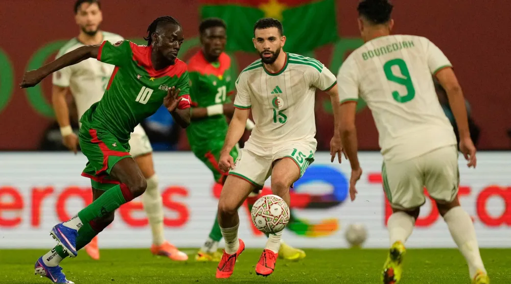 يملك منتخب الجزائر فرصة إنهاء دور المجموعات بالعلامة الكاملة (أ.ب)