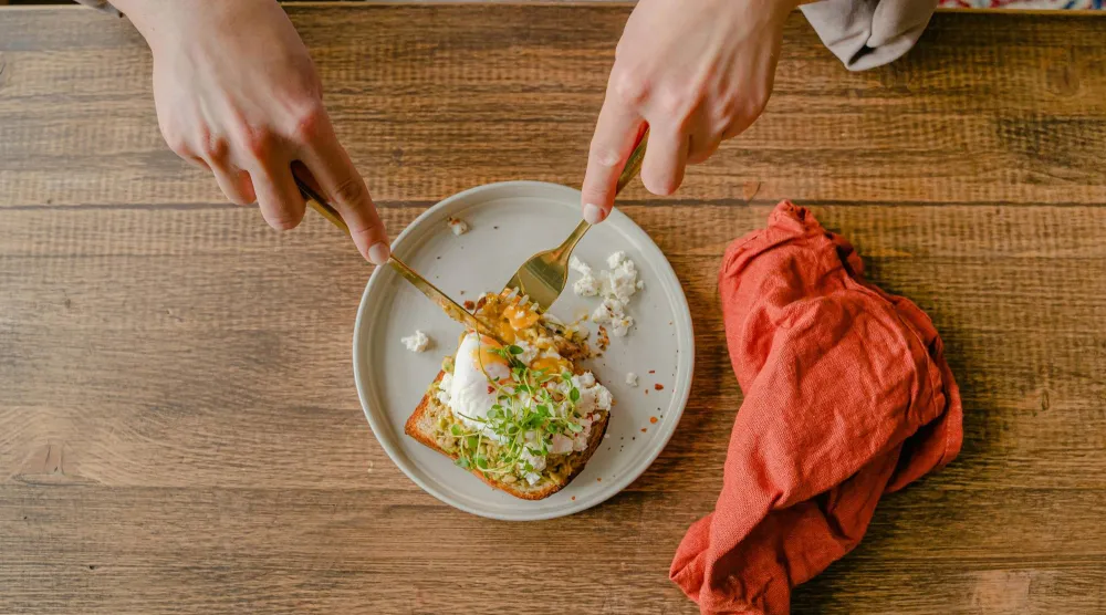 استهلاك كميات زائدة من البروتين قد يُلحق الضرر بالشرايين (بيكسلز)