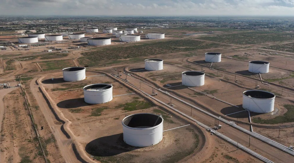 منظرعام لصهاريج النفط الخام في ميدلاند بولاية تكساس الأميركية (رويترز)