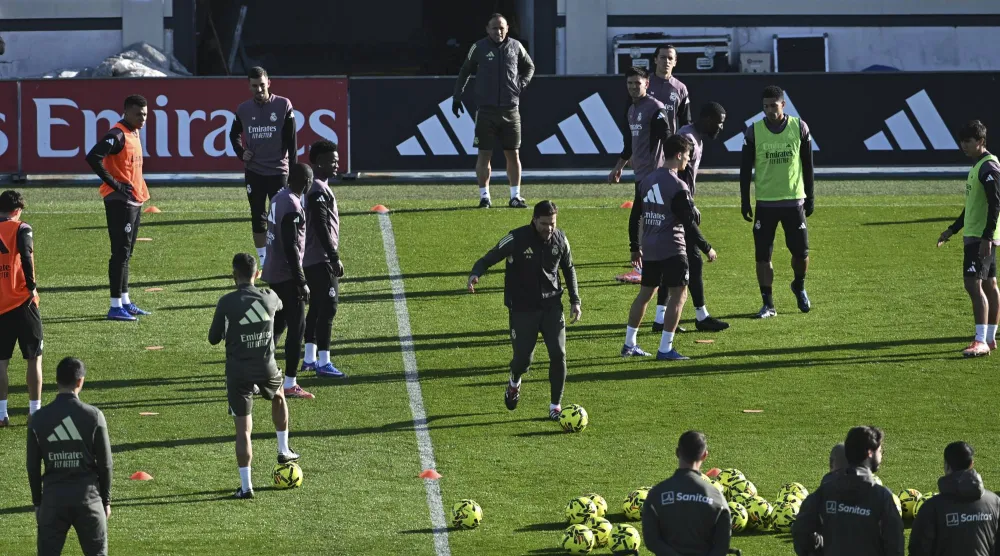 من تدريبات الريال الأخيرة استعداداً لاستئناف منافسات الدوري الإسباني (إ.ب.أ)