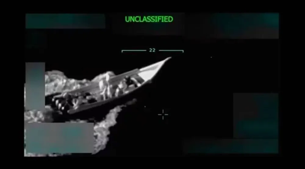 صورة من مقطع نشره ترمب بمنصة «تروث سوشيال» في 2 سبتمبر 2025 وصفه بأنه قارب يحمل مخدرات من فنزويلا