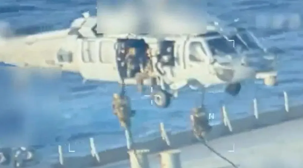 ABD Adalet Bakanlığı, tankere düzenlenen operasyonun görüntülerini sosyal medyada paylaşmıştı (@AGPamBondi/X)
