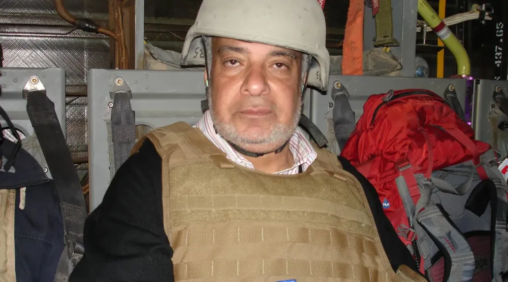 Gazeteci Muhammed eş-Şafii, askeri bir uçakla Afganistan'a giderken (Şarku’l Avsat)