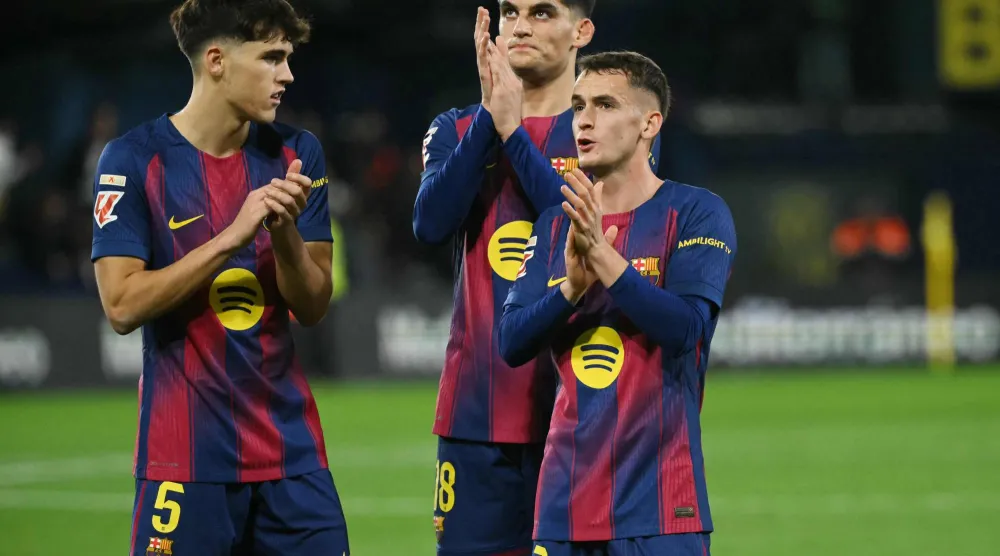 برشلونة يحل ضيفاً ثقيلاً على إسبانيول بعد غد السبت في أبرز مباريات هذه الجولة (أ.ف.ب)