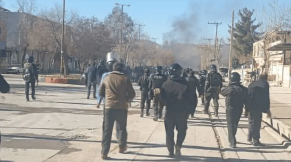 احتجاجات في لردغان بمحافظة جهار محال وبختياري غرب البلاد (فارس)