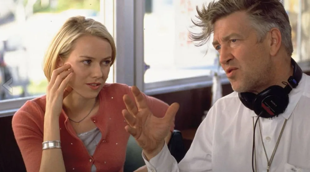 المخرج ديڤيد لينش مع ناوومي ووتس خلال تصوير «مولهولاند درياف» (ستديو كانال)