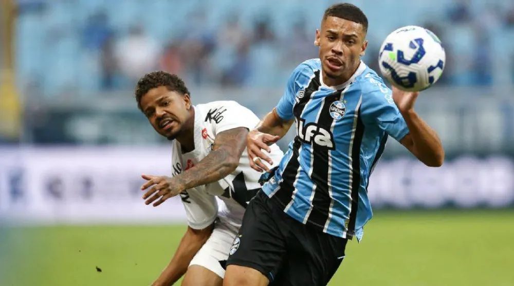 البرازيلي الشاب أليسون إدوارد (رويترز)