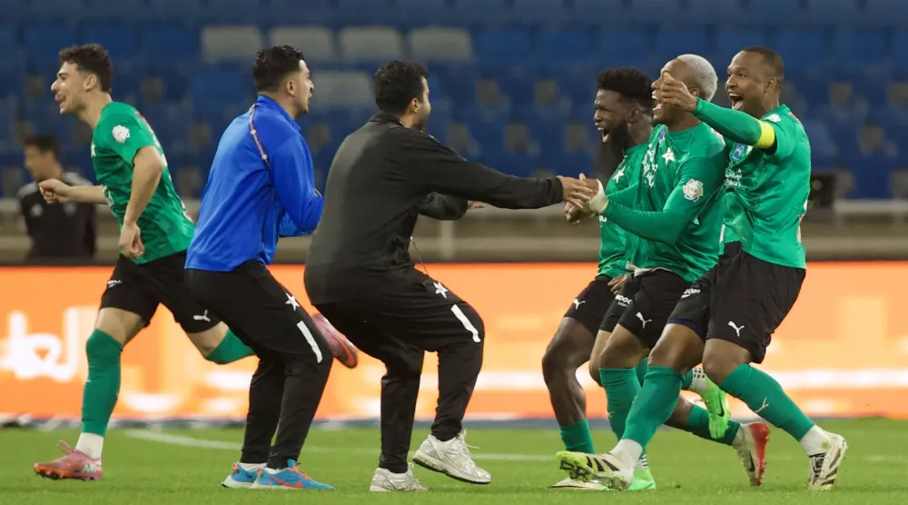 احتفالية كبيرة للنجمة بهدف التعادل في الوقت بدل الضائع (تصوير: نايف العتيبي)