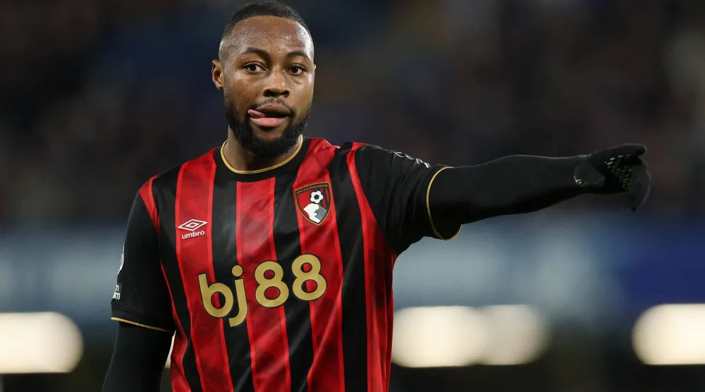 الغاني أنطوان سيمينيو جناح بورنموث (رويترز)