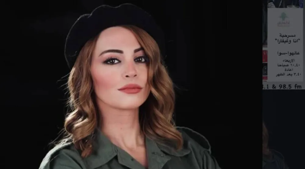 بدور سيليا في مسرحية {أنا وغيفارا} (كارين رميا)