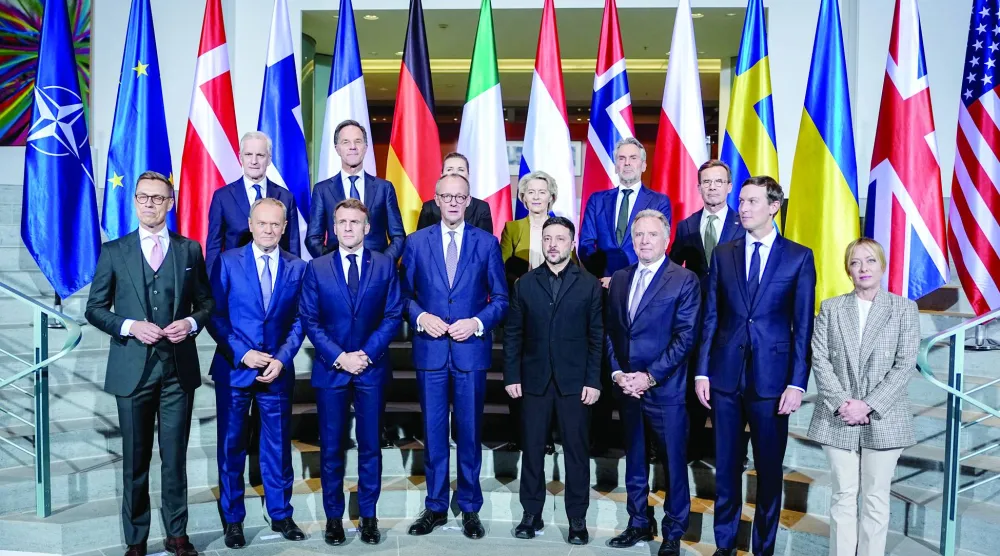 زيلينسكي يتوسّط قادة أوروبيين ومفاوضين أميركيين خلال محادثات في برلين حول أوكرانيا 15 ديسمبر الحالي (د.ب.أ)