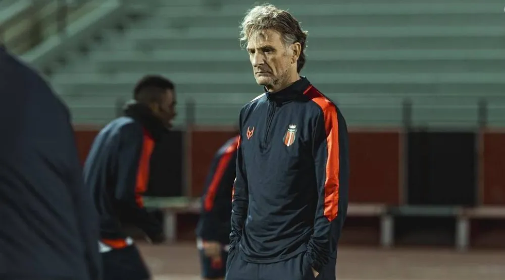 كارينيو يأمل الخروج بفريقه من دوامة الخسائر (موقع النادي)