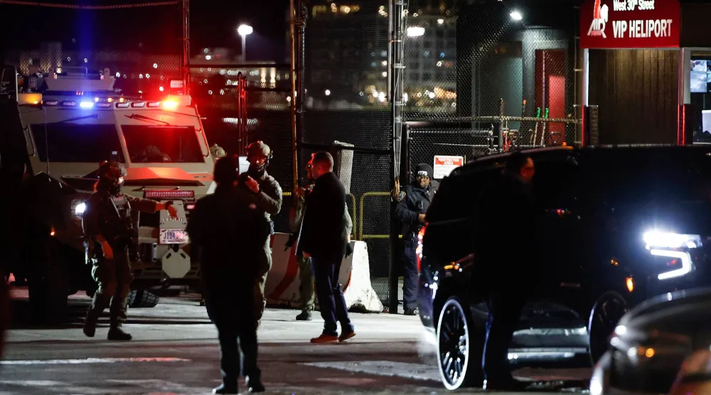 تشديدات أمنية خارج مهبط لطائرات الهليكوبتر في نيويورك عند وصول الرئيس الفنزويلي نيكولاس مادورو (ا.ب)