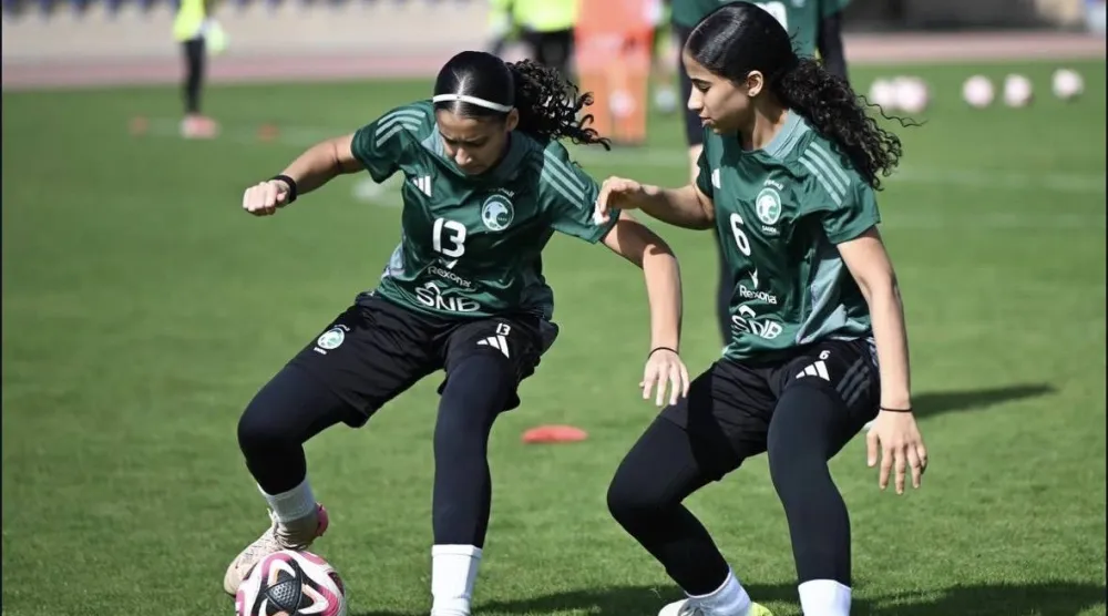 المعسكر يهدف إلى رفع الجاهزية البدنية والفنية للاعبات (الشرق الأوسط)