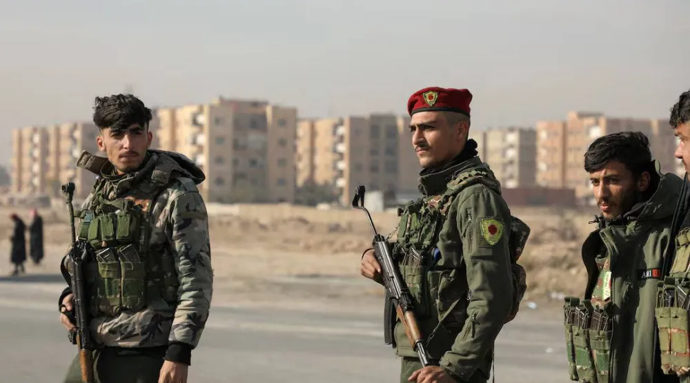 عناصر من «قوات سوريا الديمقراطية» في الحسكة شمال شرقي سوريا (رويترز - أرشيفية)