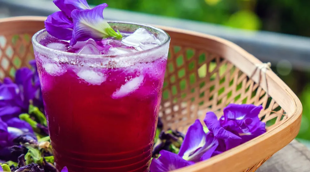 الزهرة الزرقاء حوّلت الفقر إلى فرصة (شاترستوك)