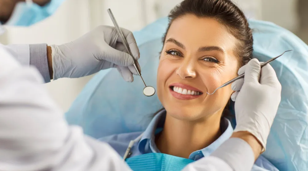 صحة الفم مفتاح العمر الطويل (شاترستوك)