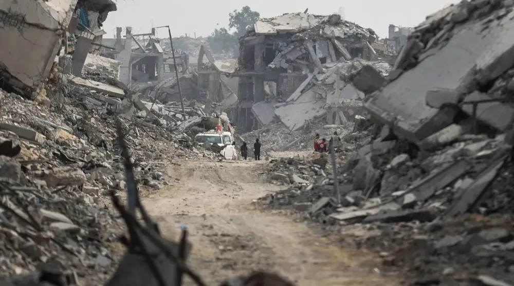 Kanada Başbakanı Mark Carney, Paris'teki Kanada Büyükelçiliği'nde Danimarka Başbakanı Mette Frederiksen ile yaptığı görüşmede (AP)