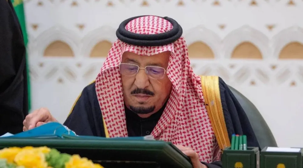 Custodian of the Two Holy Mosques King Salman bin Abdulaziz chairs the cabinet meeting in Riyadh. (SPA)