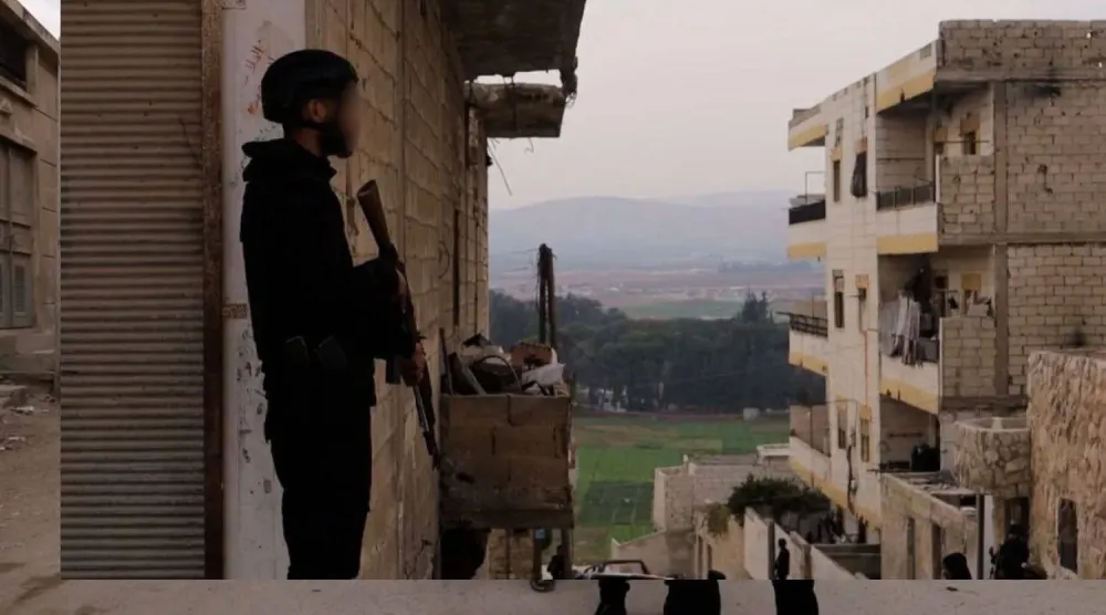 Halep'te bir güvenlik operasyonu sırasında bir Suriye polis memuru (Arşiv- Suriye İçişleri Bakanlığı)