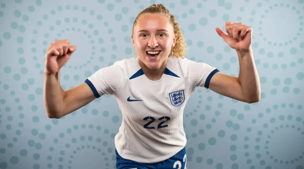 كاتي روبنسون (أستون فيلا)