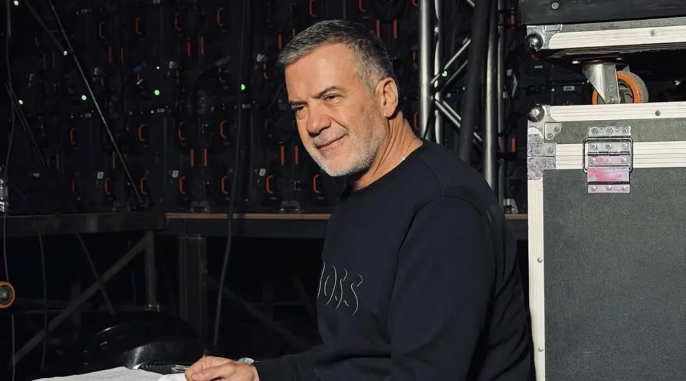 يؤكد طوني بارود أنّ سبب استمراريته يعود لمحبة الناس له (إنستغرام)