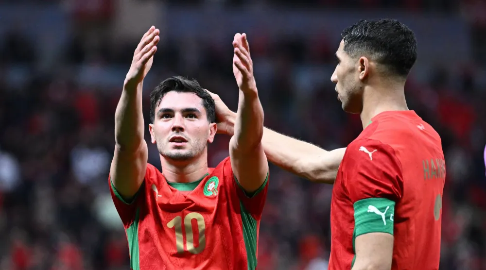 أشرف حكيمي وإبراهيم دياز يأملان في تجاوز الكاميرون (أ.ف.ب)