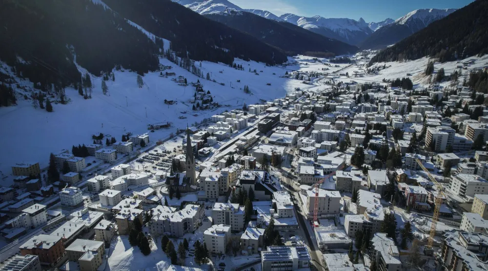 دافوس قبيل انعقاد الاجتماع السنوي السادس والخمسين للمنتدى الاقتصادي العالمي (إ.ب.أ)