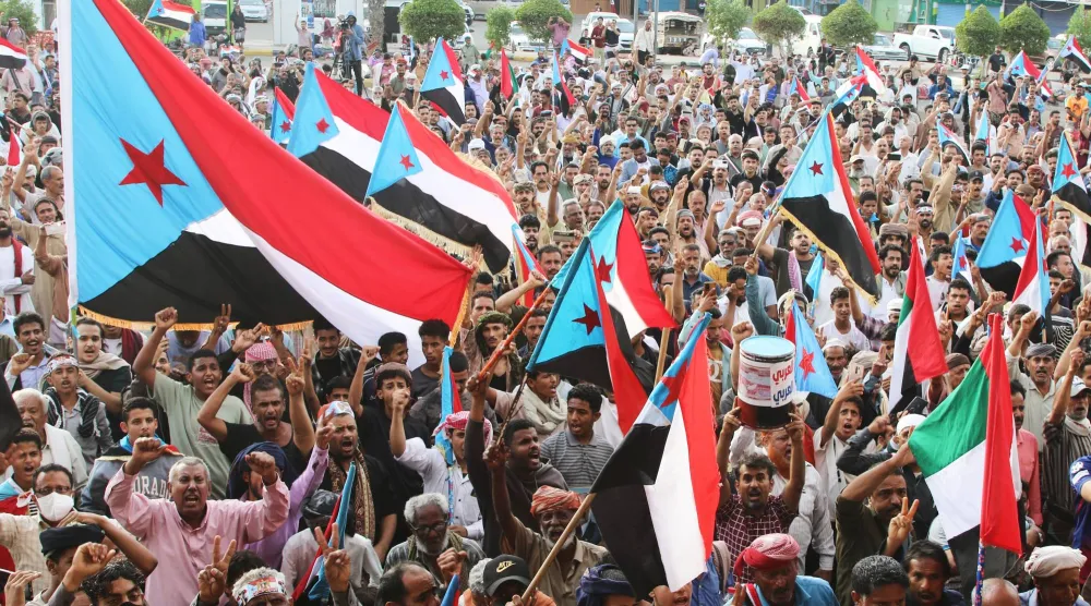 الزبيدي متهم باستغلال القضية الجنوبية لتحقيق أهدافه الشخصية بعيداً عن مصلحة الجنوبيين (أ.ب)