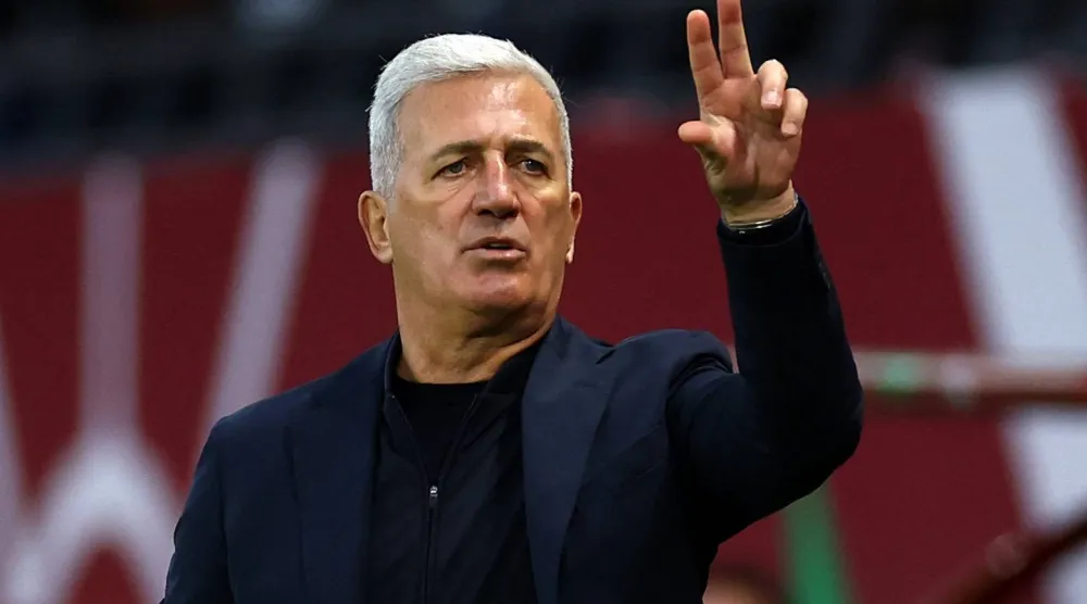 فلاديمير بيتكوفيتش مدرب الجزائر (رويترز)