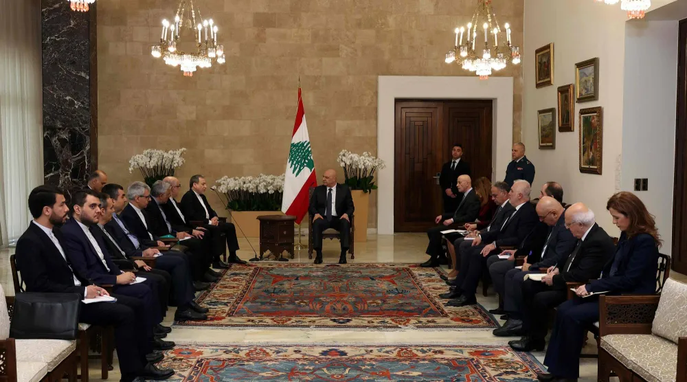 رئيس الجمهورية جوزيف عون مستقبلاً وزير الخارجية الإيراني عباس عراقجي والوفد المرافق (الرئاسة اللبنانية)