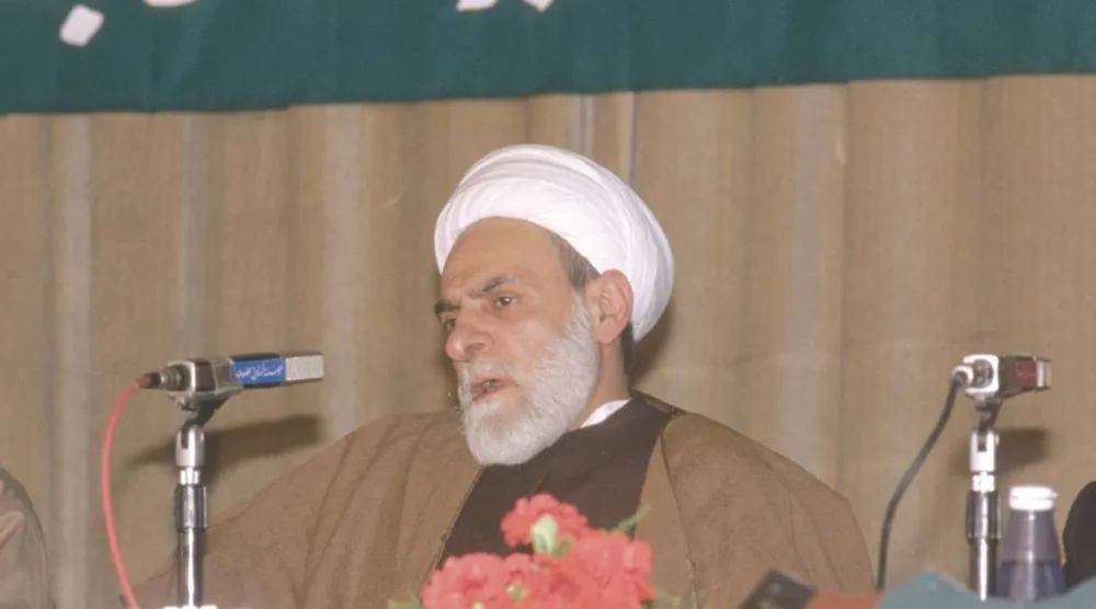 رئيس المجلس الإسلامي الشيعي في لبنان الشيخ الراحل محمد مهدي شمس الدين (غيتي)