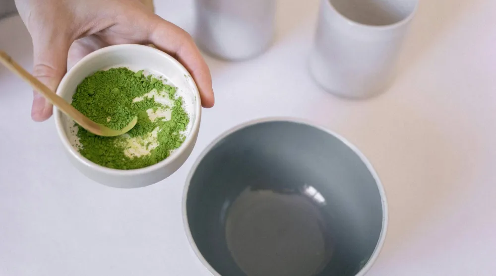 يساعد مسحوق الخضار في تخفيف الانتفاخ (بيكسلز)