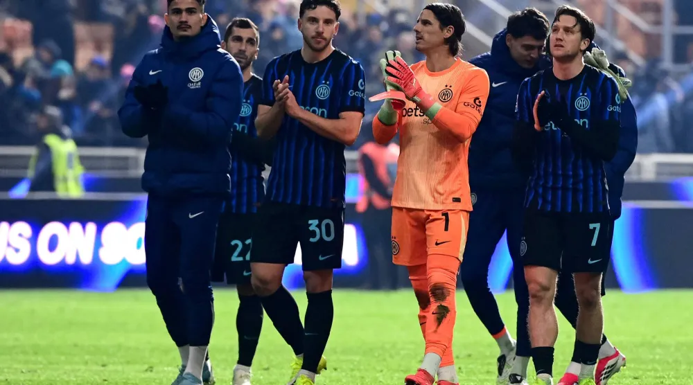 إنتر ميلان يواصل سعيه بنجاح في مشوار استعادة لقب الدوري الإيطالي (أ.ف.ب)
