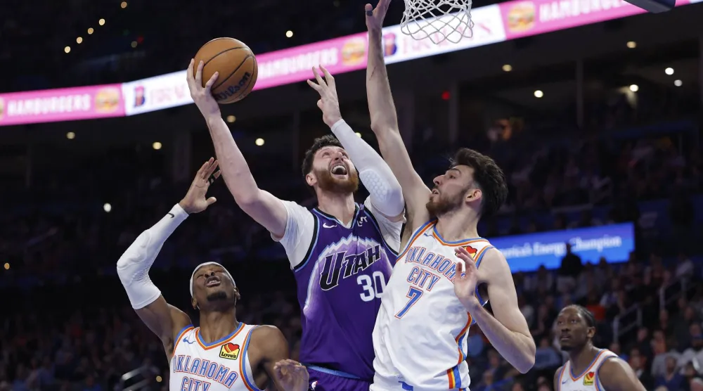 أوكلاهوما سيتي ​ثاندر قلب تأخره وحقق الفوز على ممفيس غريزليز (رويترز)