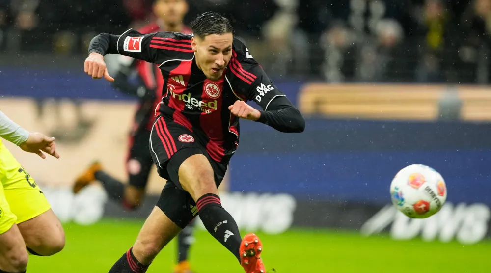 يونس بن طالب يتألق مع فرانكفورت (أ.ب)