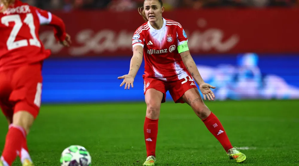 لاعبة الوسط الإنجليزية جيورجيا ستانواي (إ.ب.أ)